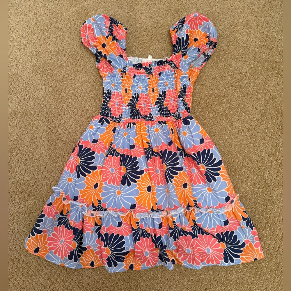Worn once. Girls floral dress. Size small.